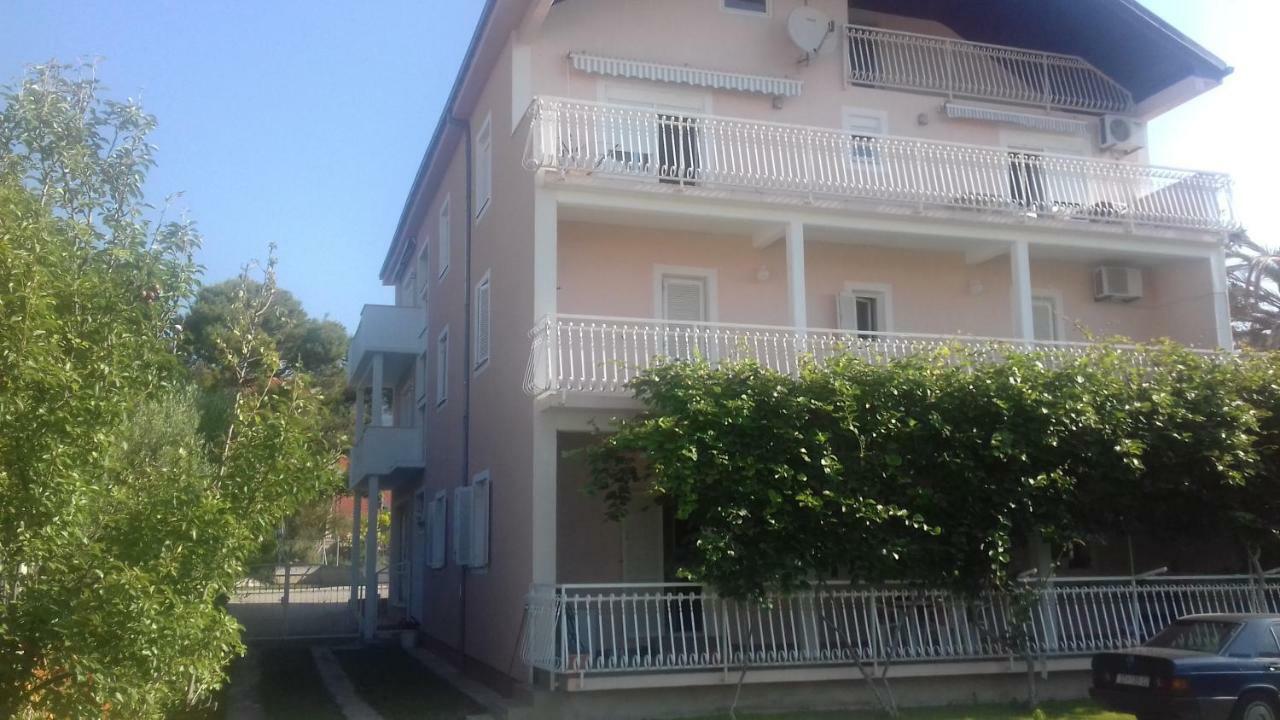 Apartman Jezidzic Kaštela Esterno foto